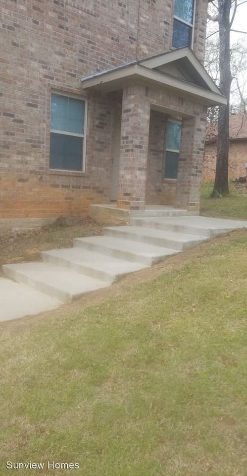 1231 Four Seasons Dr - Photo 2 of 28