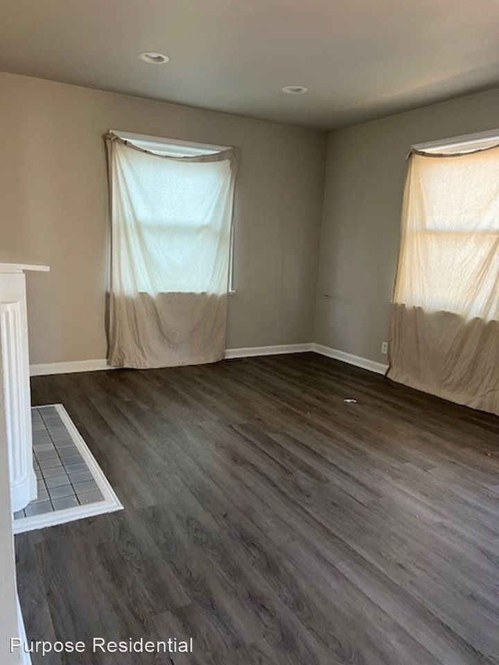 1182 Fairwood Ave - Photo 3 of 13