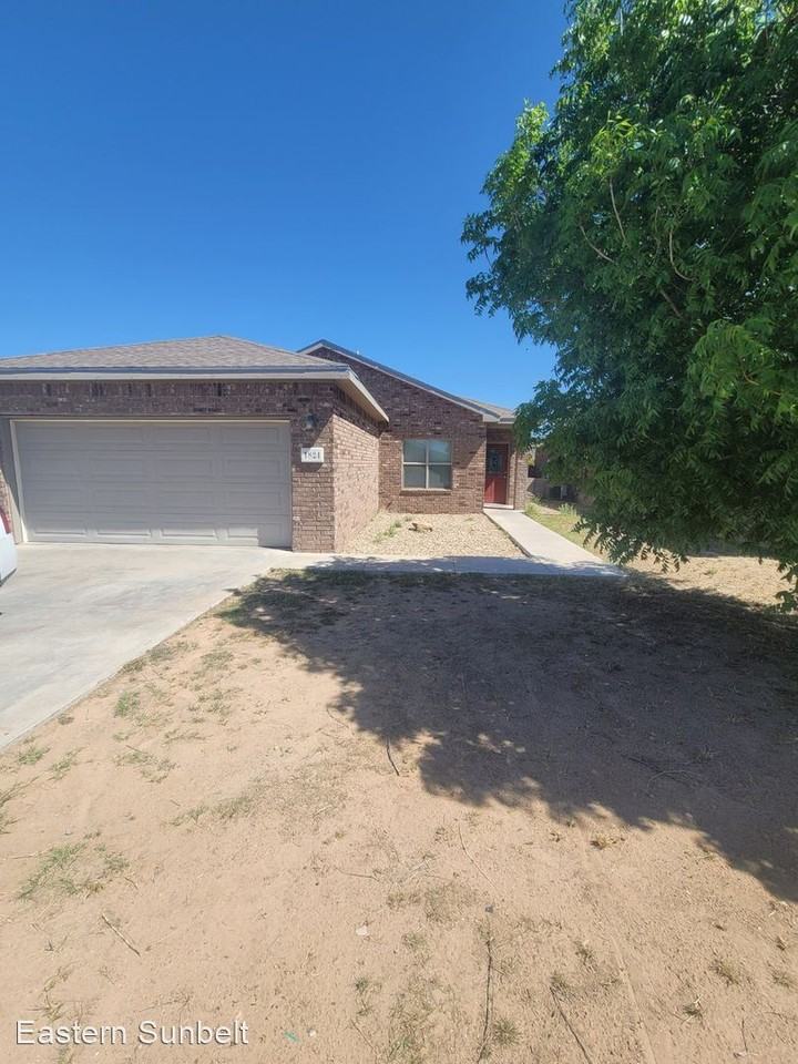 1824 Dillon Wood Dr - Photo 3 of 19