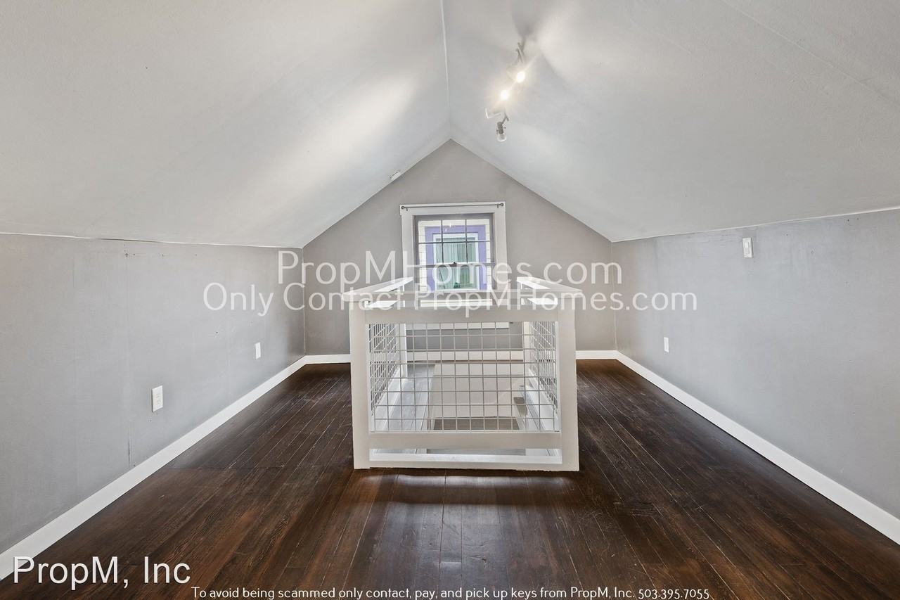 5625 Se Pine St - Photo 2 of 33