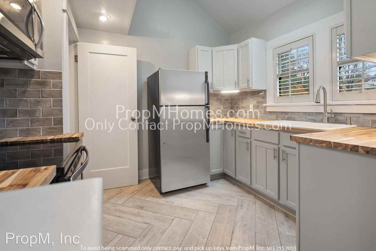 5625 Se Pine St - Photo 3 of 33