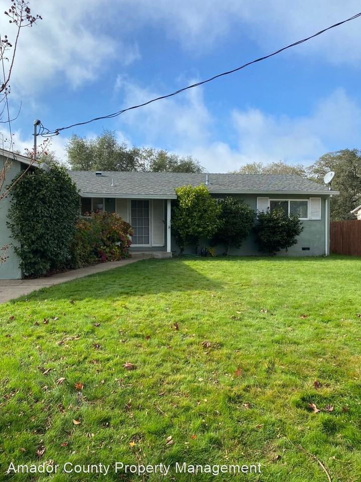 265 Patricia Ln - Photo 2 of 20