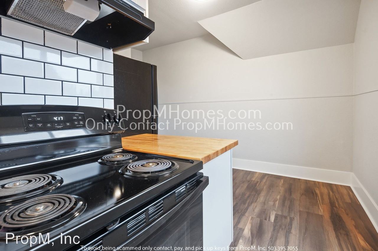 715 Monroe Street - Photo 3 of 21