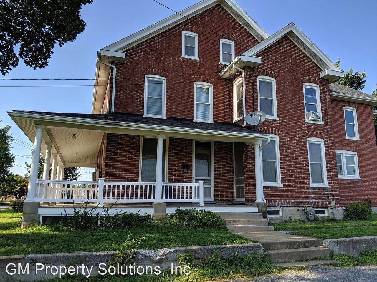 408 S Market Ave - Photo 2 of 32