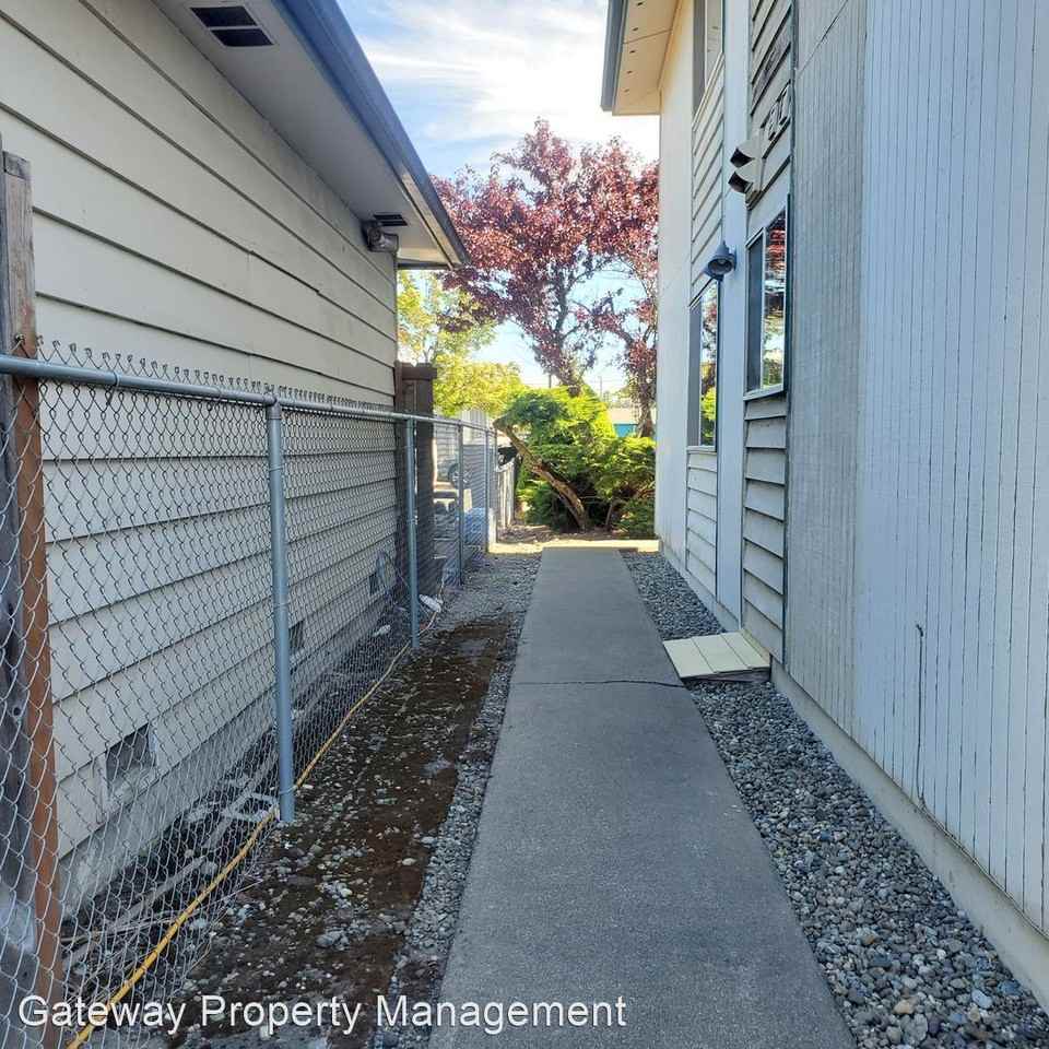 2315 Adams St - Photo 3 of 4