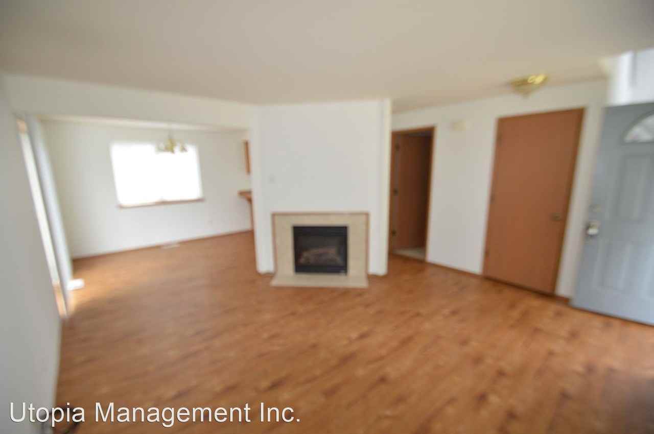 1727 63rd St. SE - Photo 2 of 8