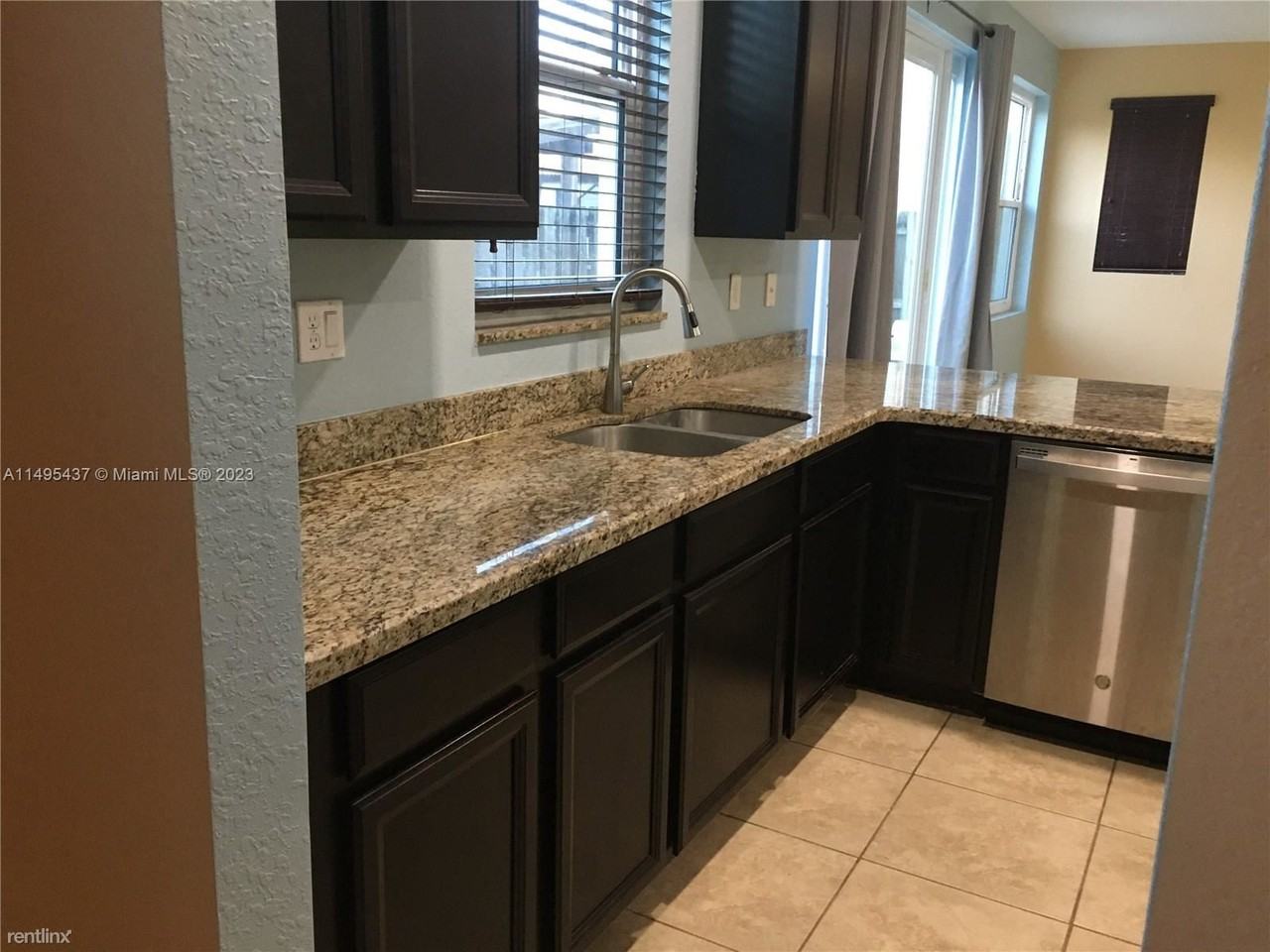 25145 Sw 119th Ave - Photo 2 of 15