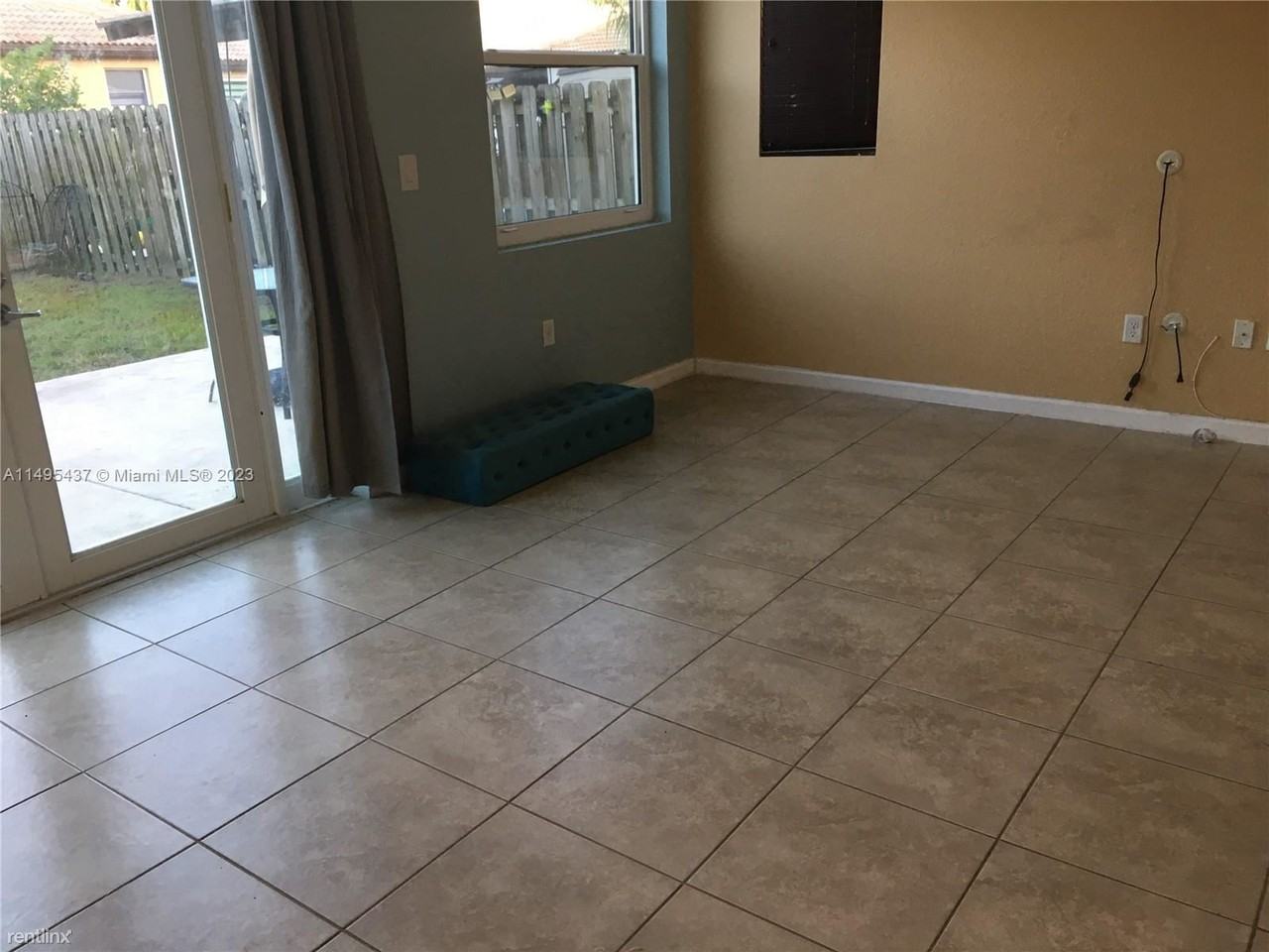 25145 Sw 119th Ave - Photo 3 of 15