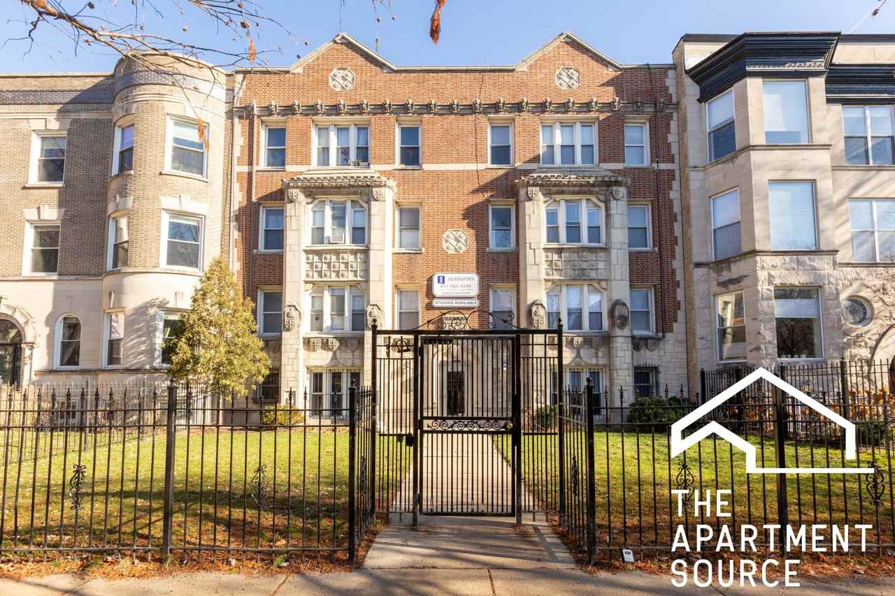 4735 N Beacon St #202 - Photo 5 of 10