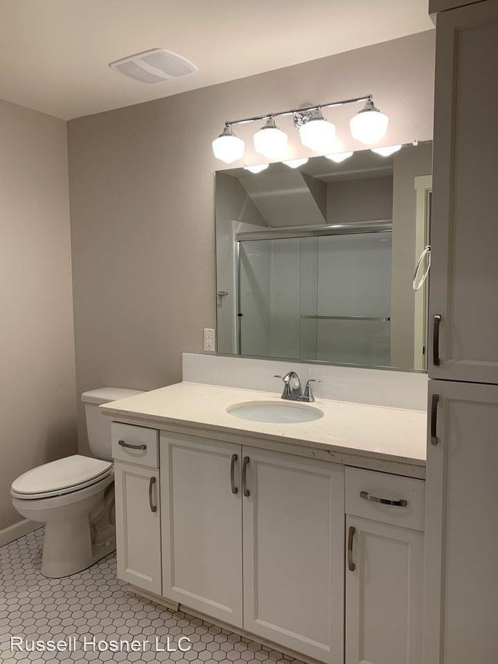 7100 N Greenwich Ave - Photo 3 of 9