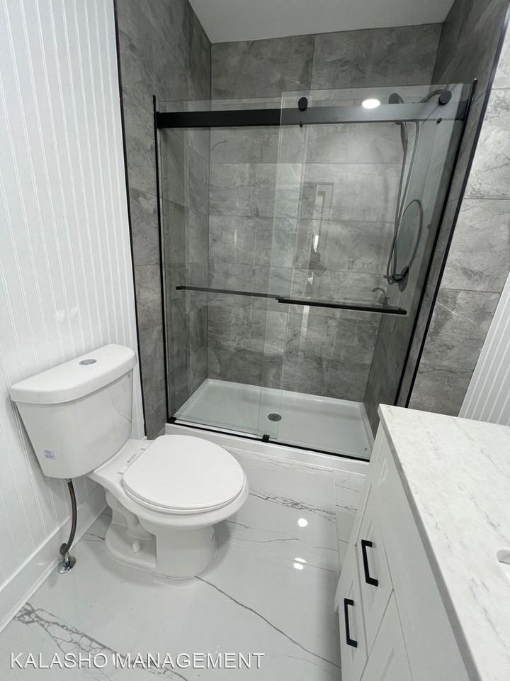 2067 N OPDYKE RD - Photo 3 of 17