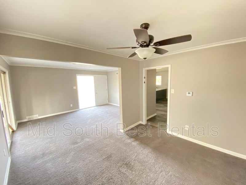 2009 Goodhaven Dr - Photo 3 of 8