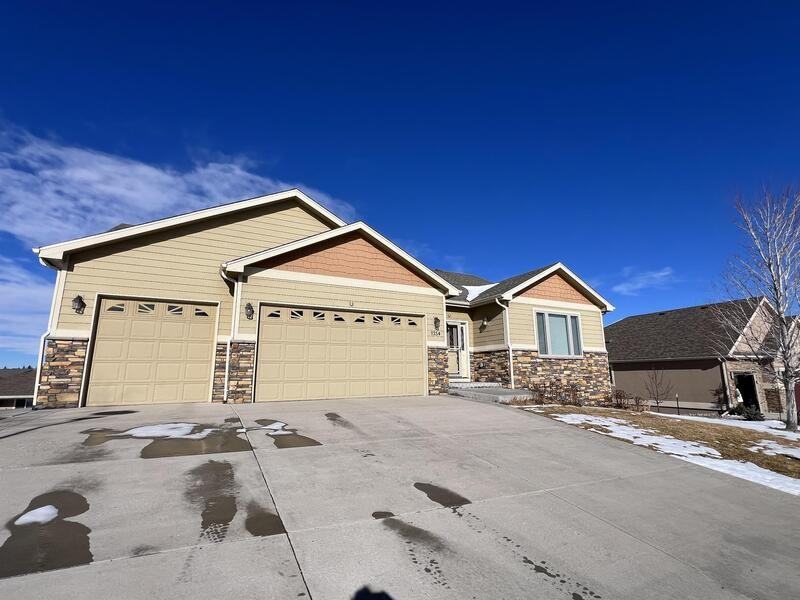 1354 Dorothy Ln - Photo 2 of 50