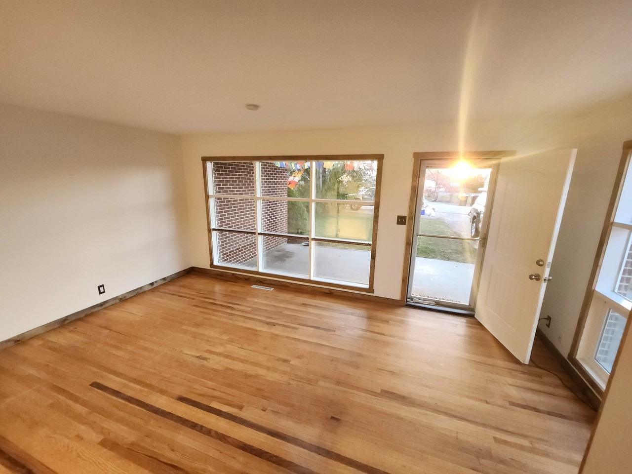 4605 S St - Photo 2 of 18