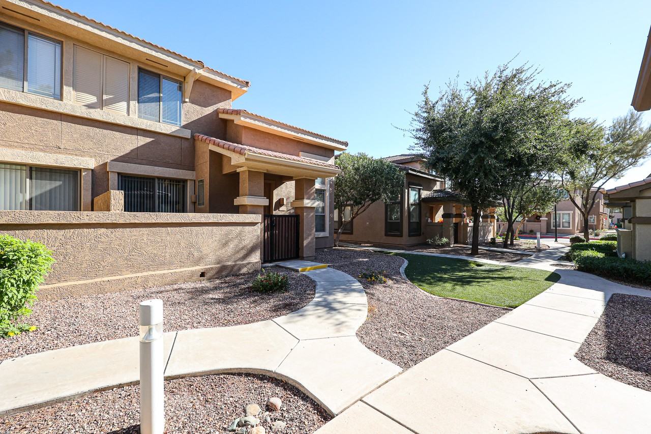 1225 N 36th St #1111