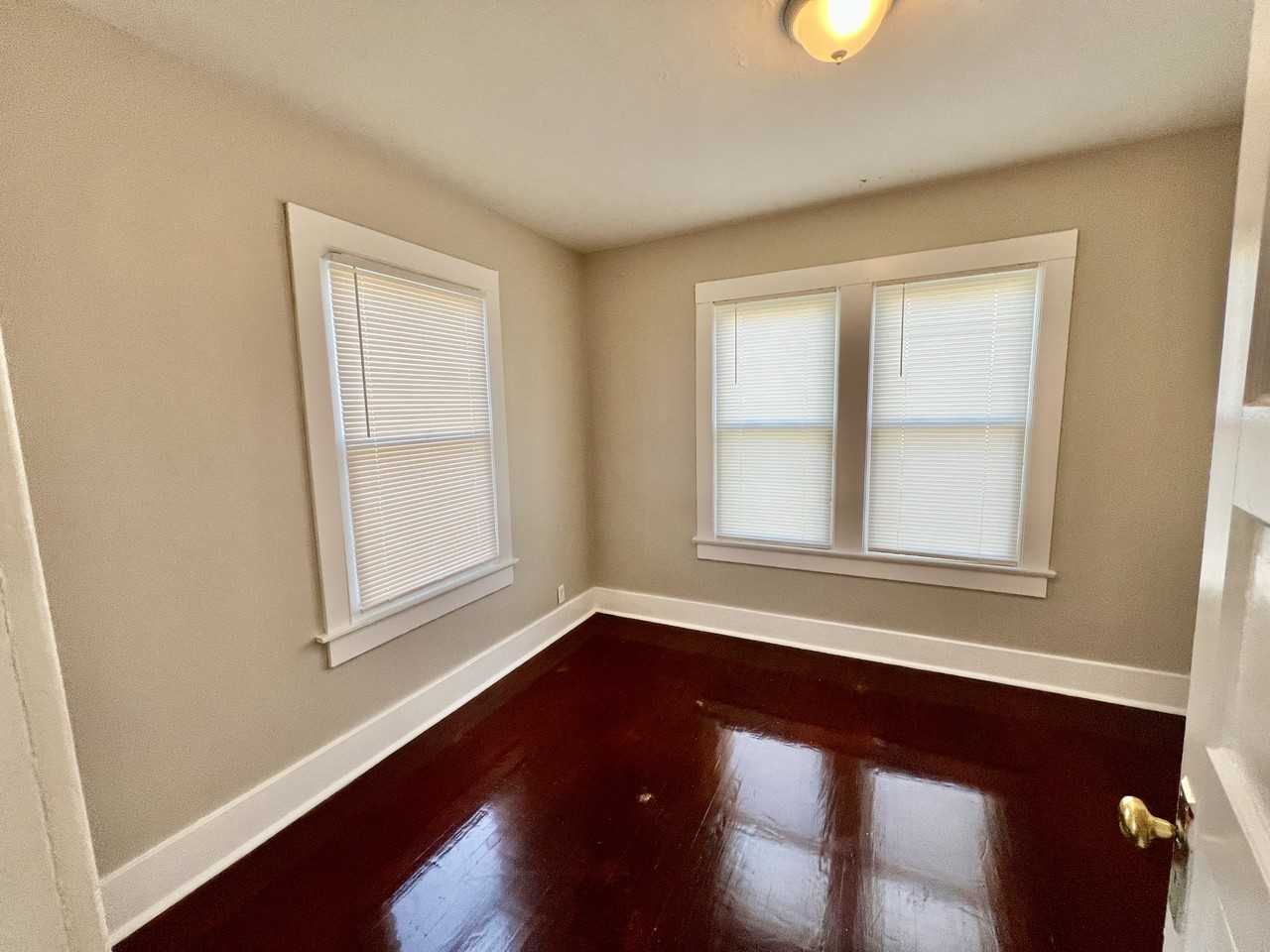 208 W Tenny Ave - Photo 3 of 12