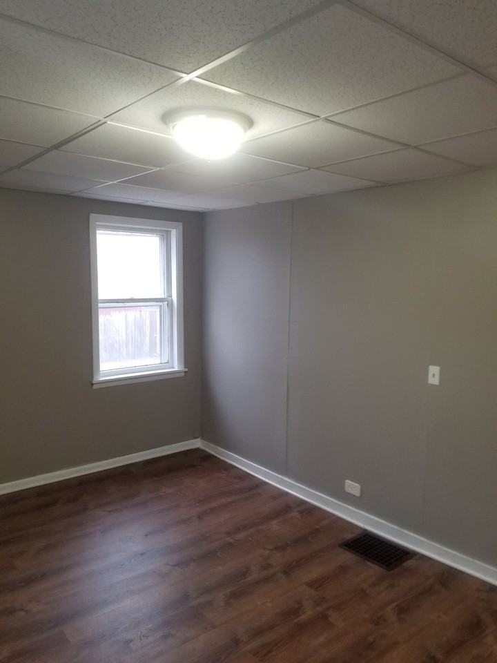 300 Marne St - Photo 2 of 18