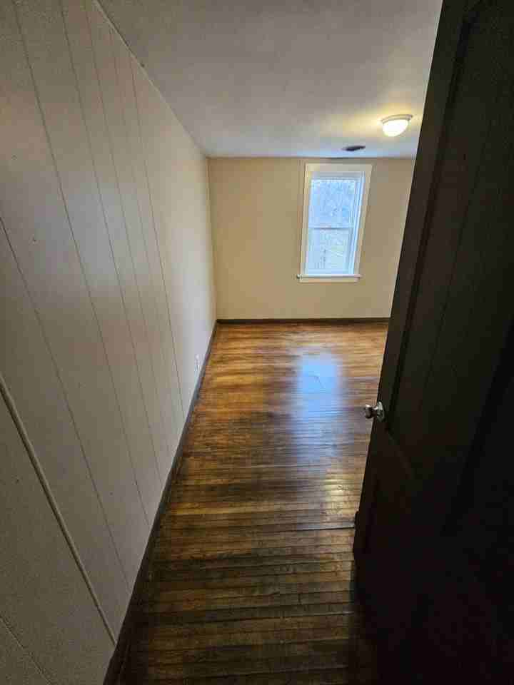 112 Gold St - Photo 3 of 27