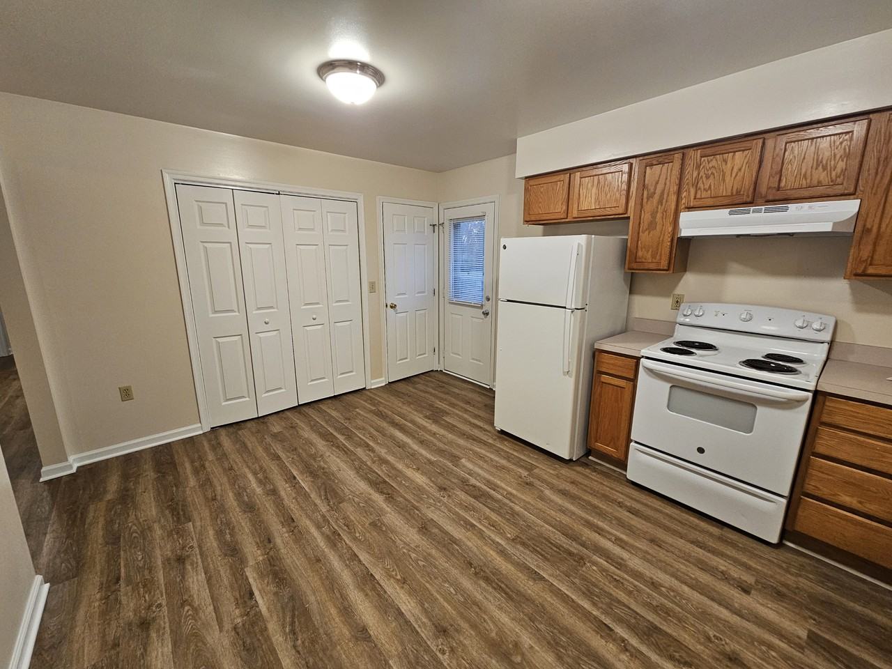 230 Maple Way - Photo 3 of 15