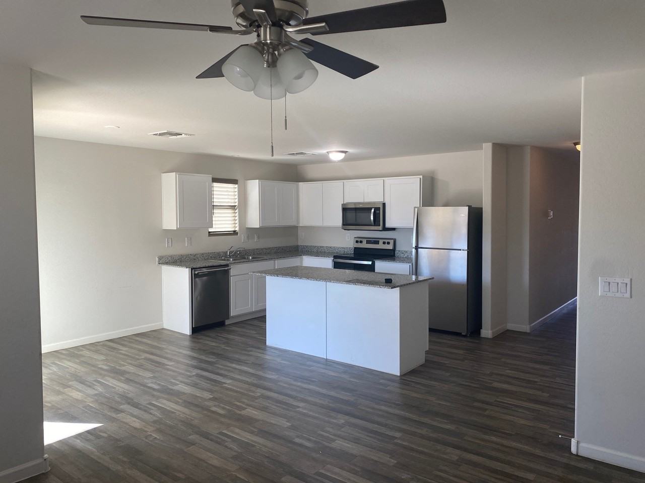 812 S Parker Pl - Photo 2 of 12