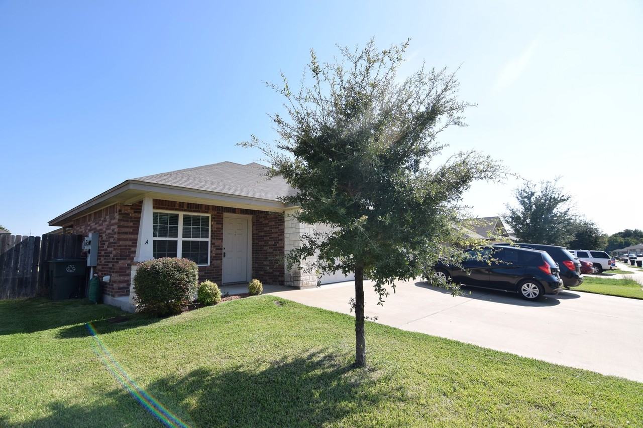620 Paseo Del Plata - Photo 2 of 20