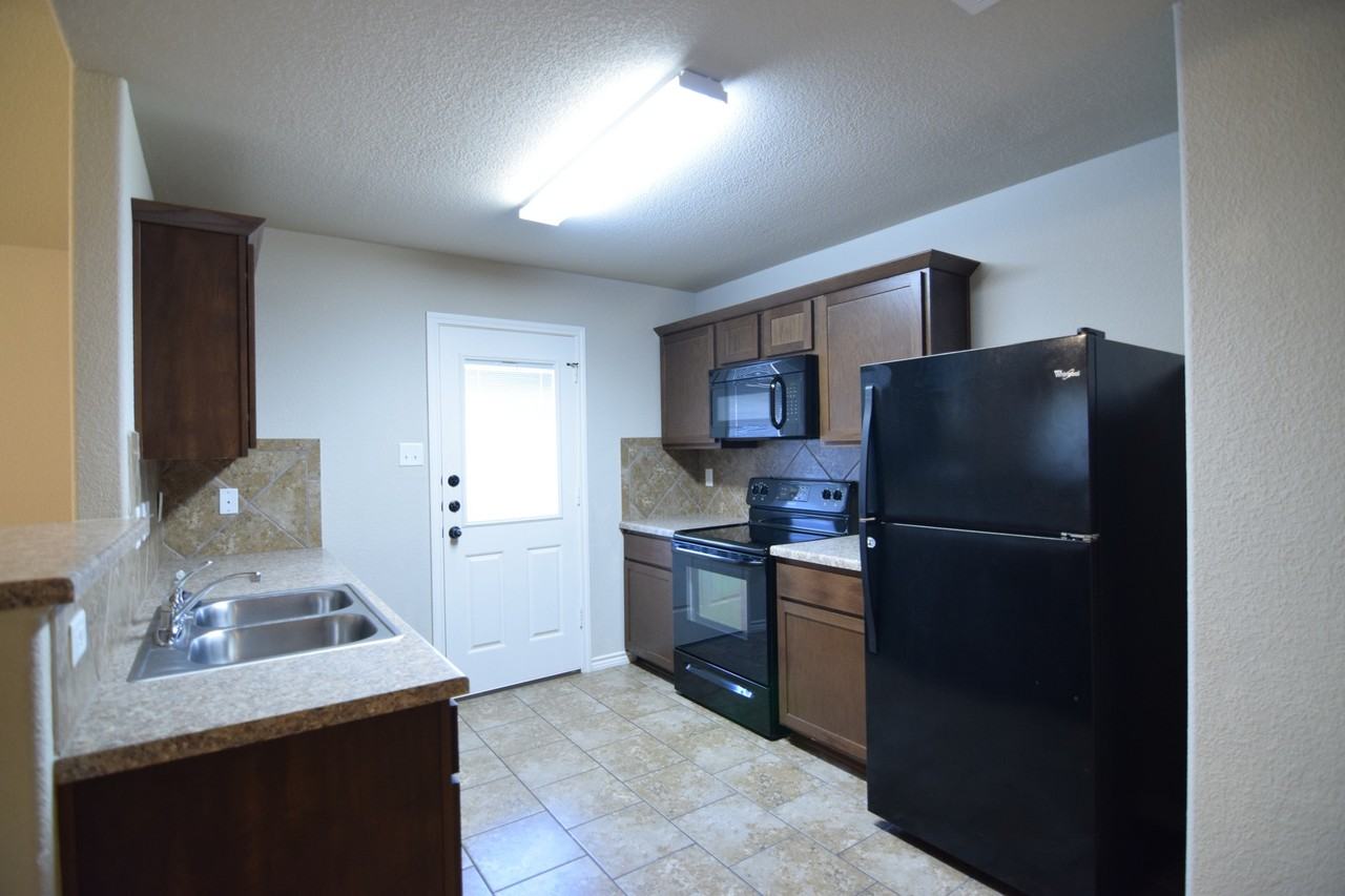 620 Paseo Del Plata - Photo 4 of 20
