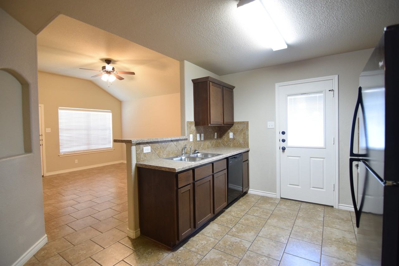 620 Paseo Del Plata - Photo 5 of 20