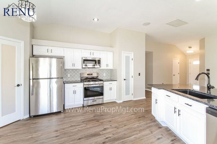 10005 Glascow Ter - Photo 2 of 17