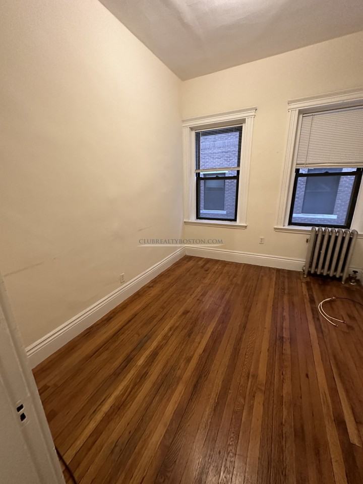 Affordable 1 bed in Fenway! - Photo 6 of 10