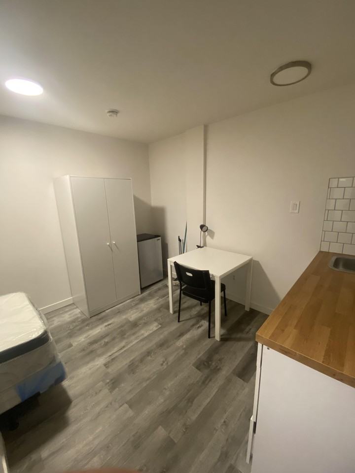 1034 Rue Sherbrooke Est 123, Montréal, QC H2L 1L5 Studio Apartment for