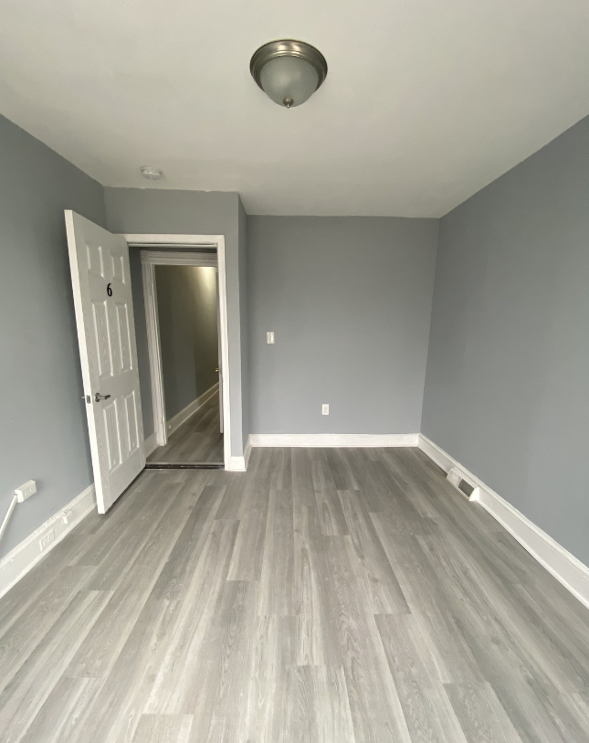 1947 W Lexington St #6 - Photo 3 of 8