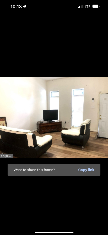 1027 N Carrollton Ave - Photo 3 of 4