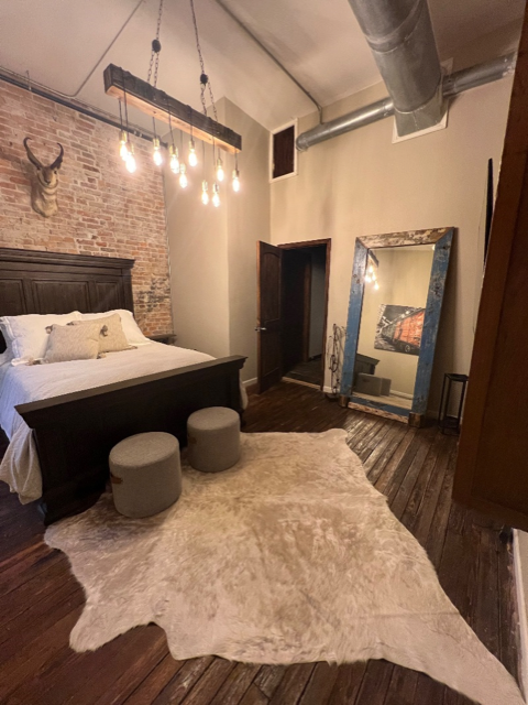 214 E Commercial St #1 - Photo 5 of 7