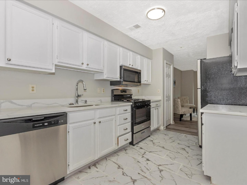 7292 Mahogany Dr #3 - Photo 4 of 17