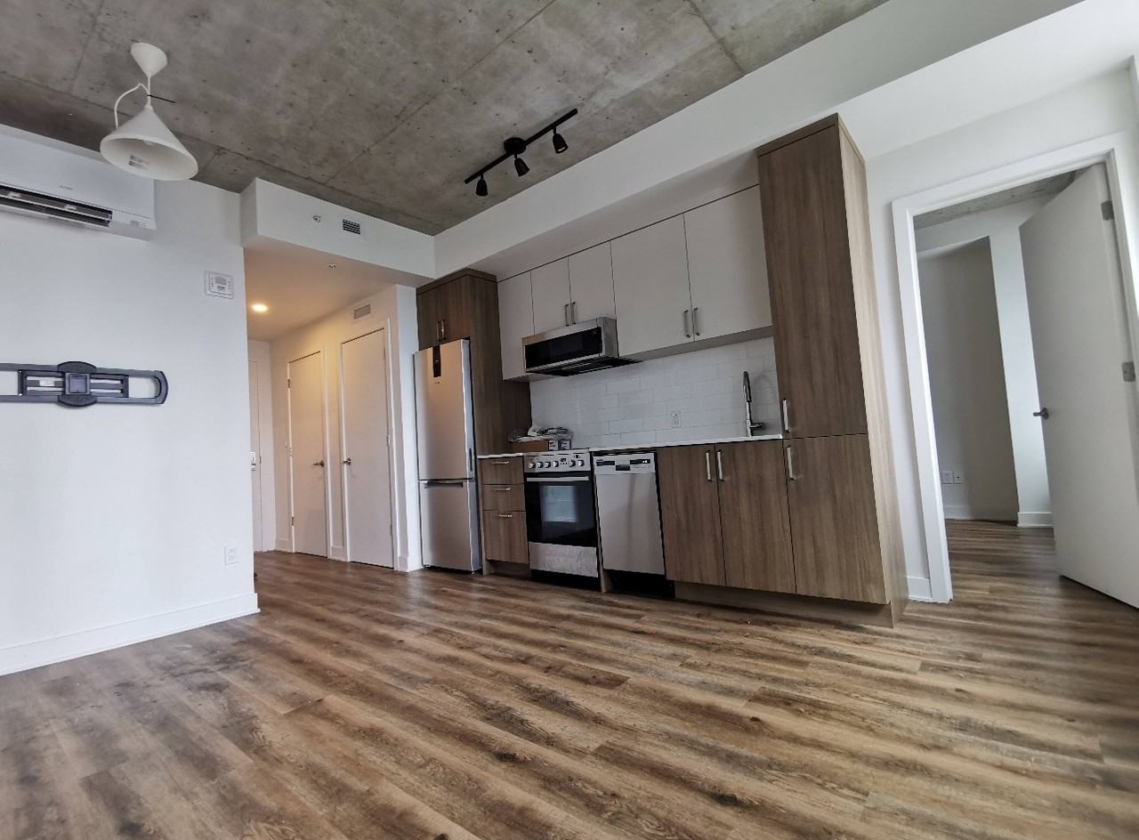 2190 Rue Ste-Catherine O - Photo 2 of 8