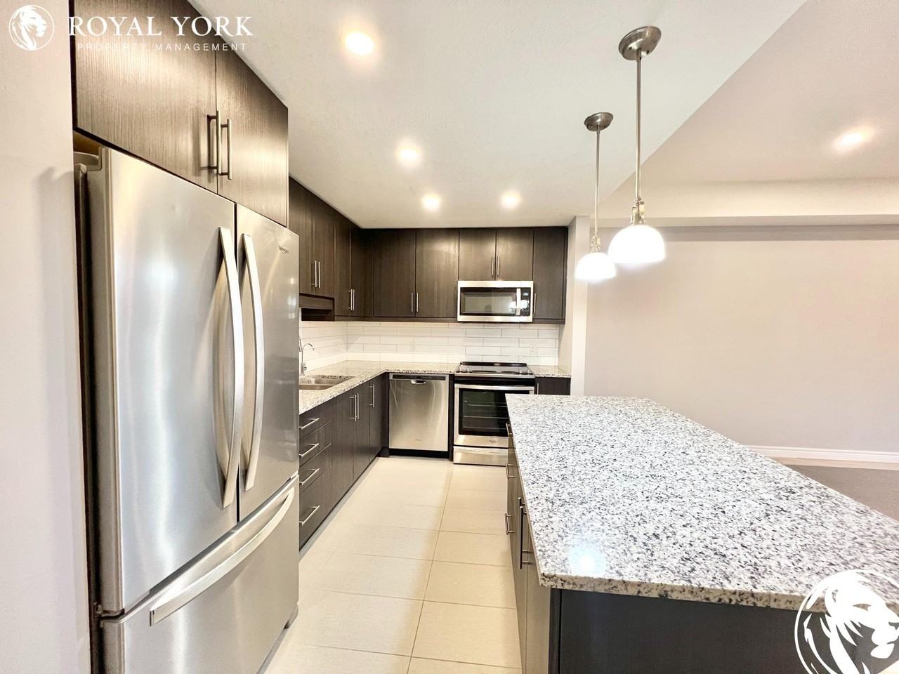 333 Gosling Gardens #207 - Photo 3 of 33