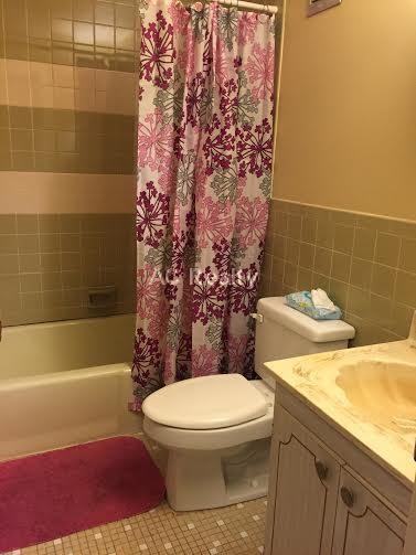 33-81 Belle Isle Ave - Photo 3 of 4