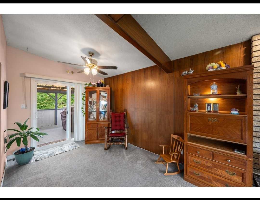 27383 29A Avenue - Photo 3 of 19