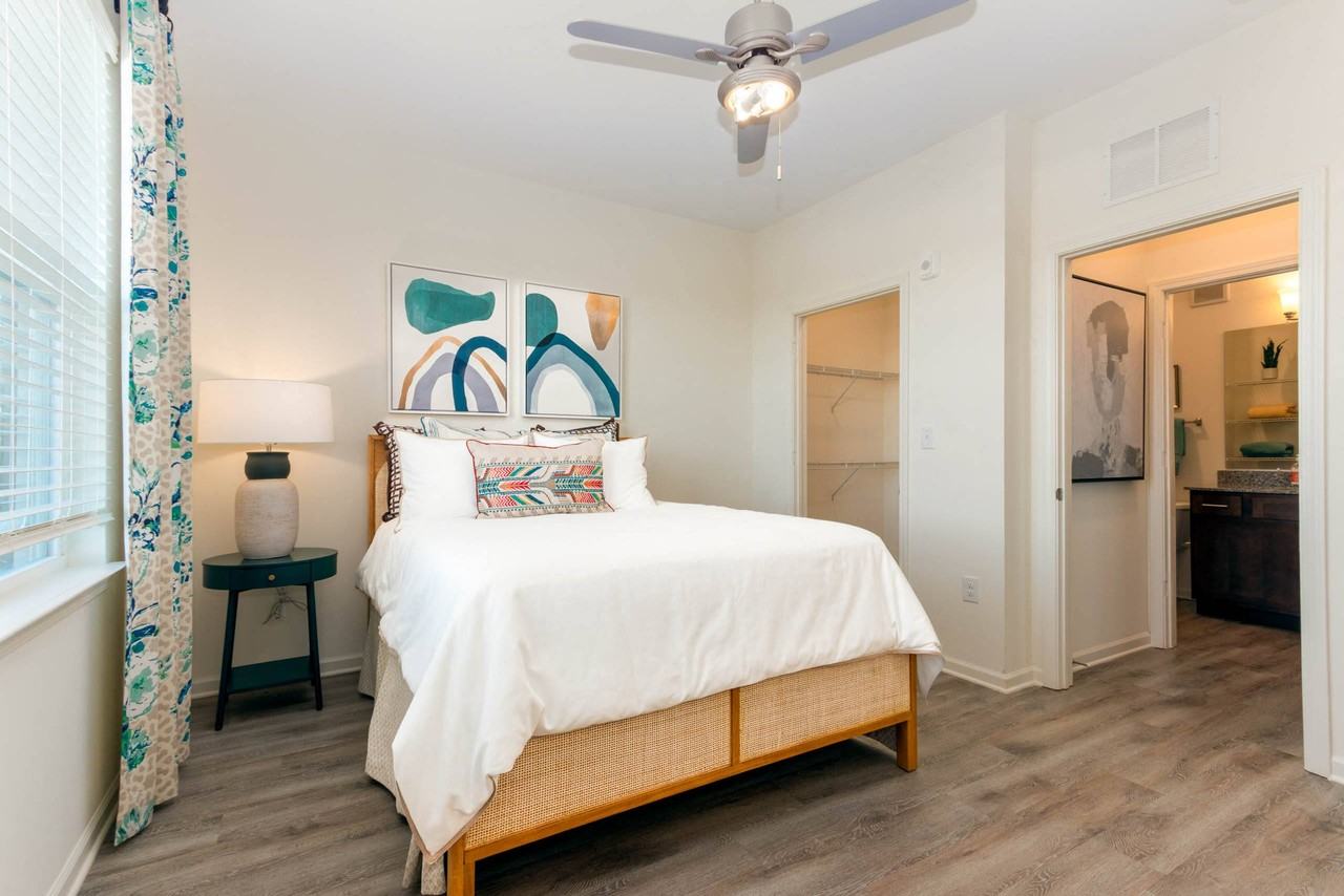 Capstone at Banks Crossing - Photo 7 of 28