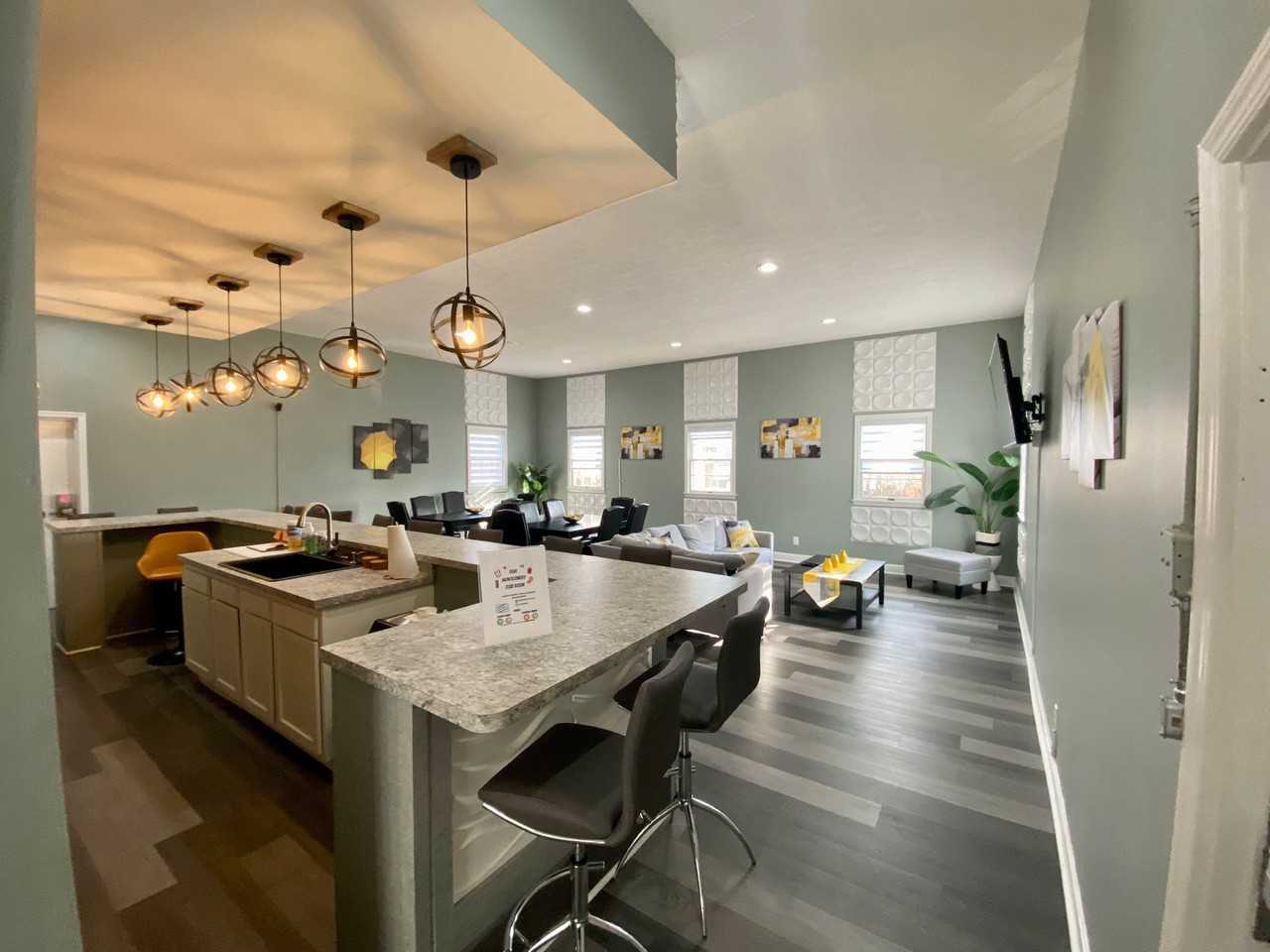 Olde Montgomery - Photo 6 of 38