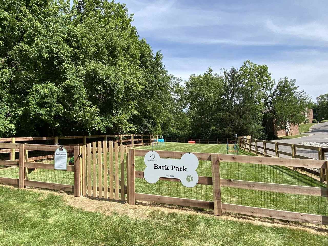 Olde Montgomery - Photo 7 of 38