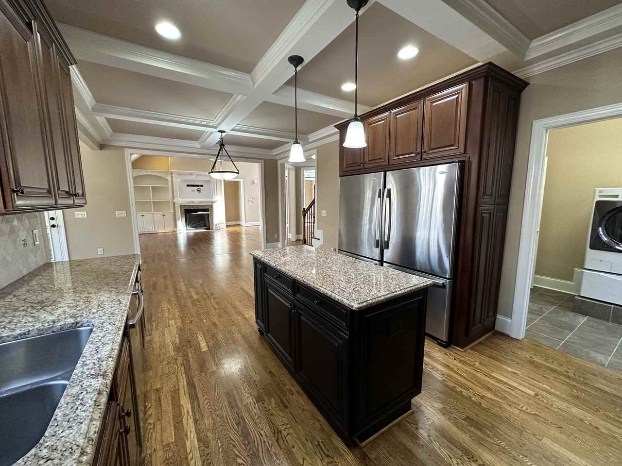 3755 N Lakeshore Dr - Photo 2 of 32