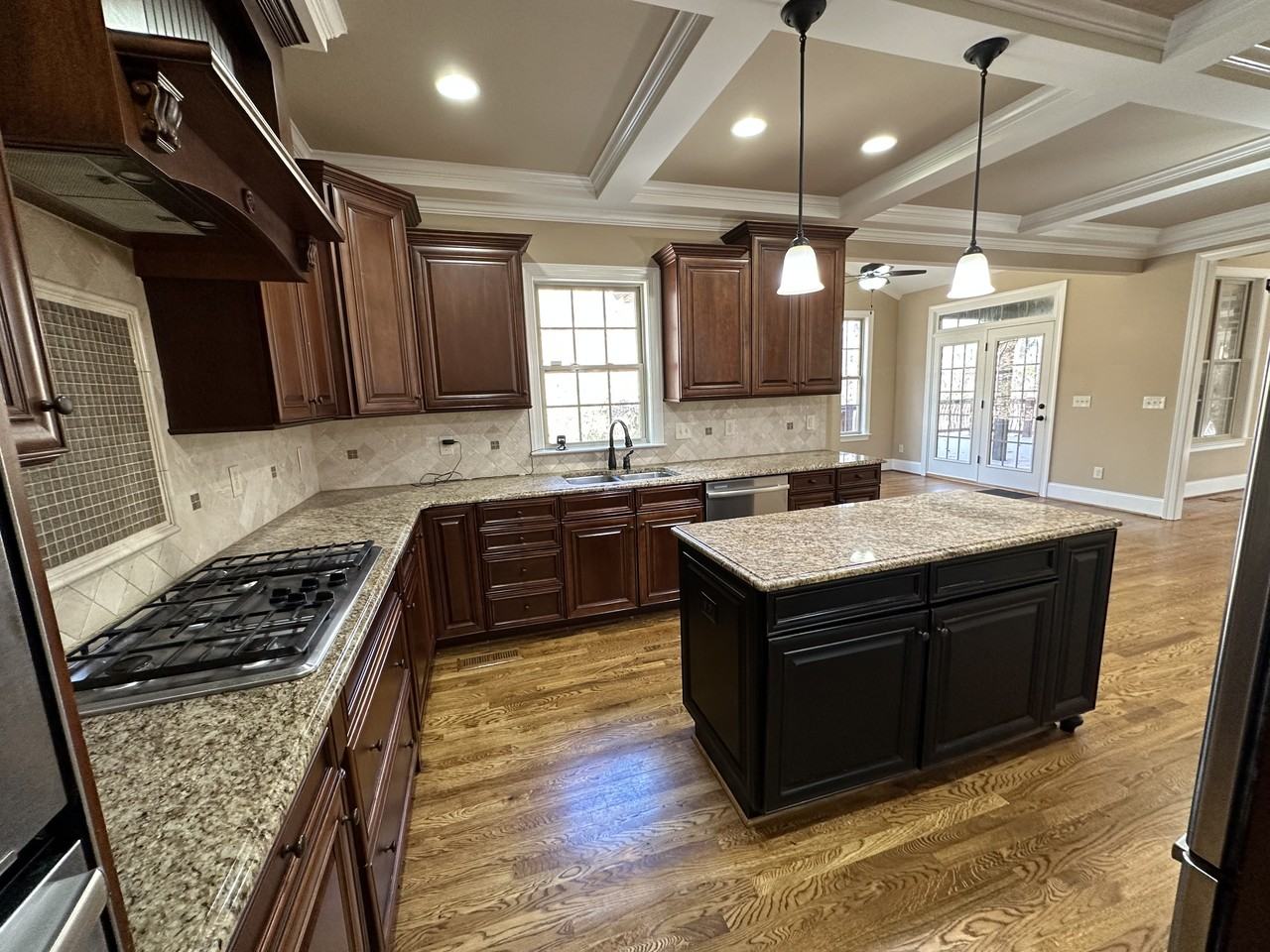 3755 N Lakeshore Dr - Photo 3 of 32