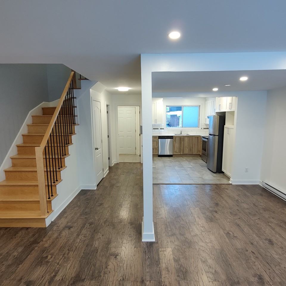 4516 Rue Medley - Photo 3 of 11