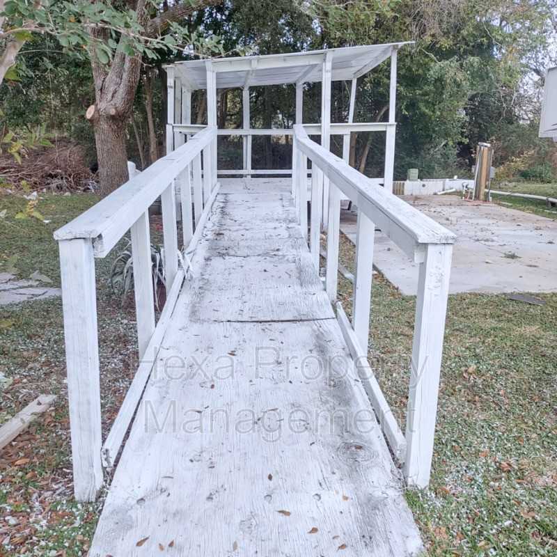 2511 Farm To Marketrd N - Photo 2 of 10