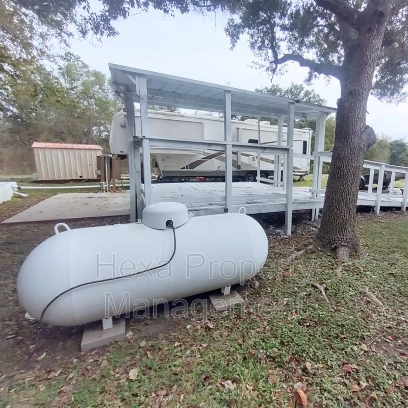 2511 Farm To Marketrd N - Photo 3 of 10