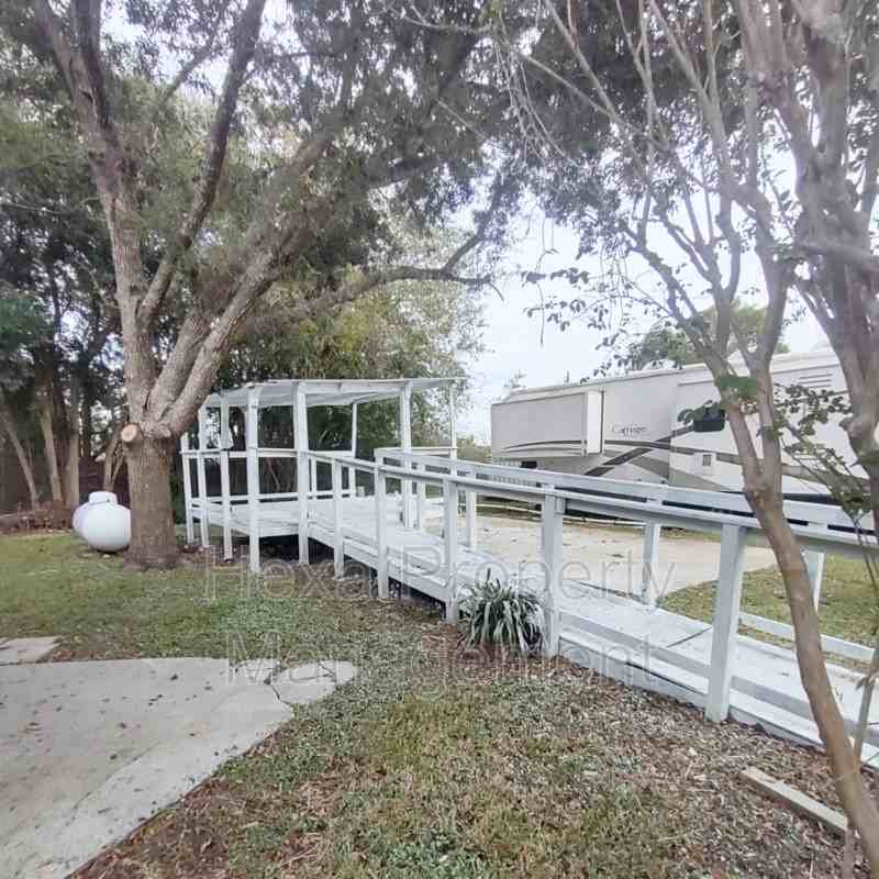 2511 Farm To Marketrd N - Photo 4 of 10