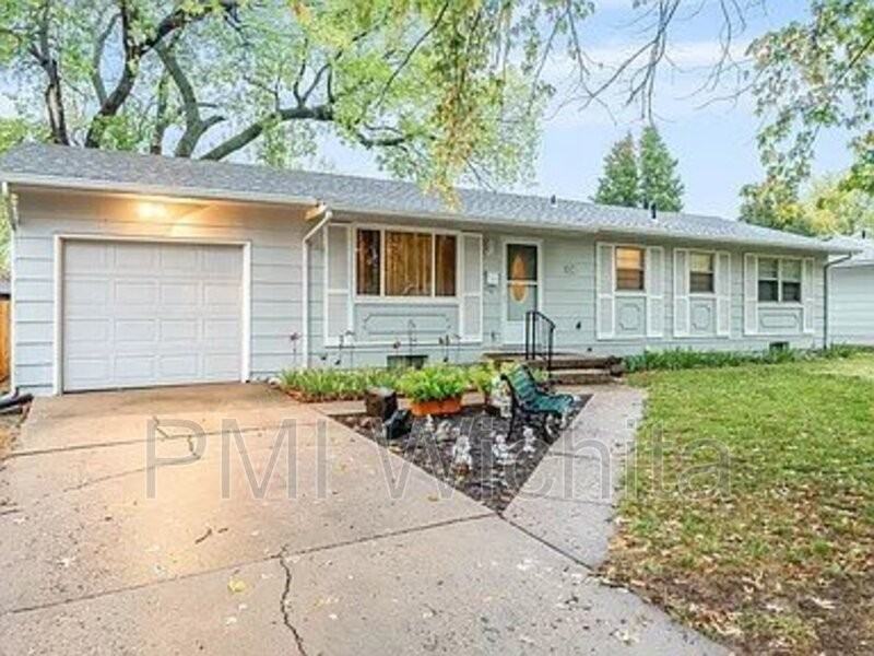 347 N Brunswick St - Photo 2 of 22