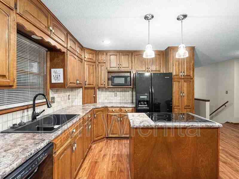 347 N Brunswick St - Photo 3 of 22