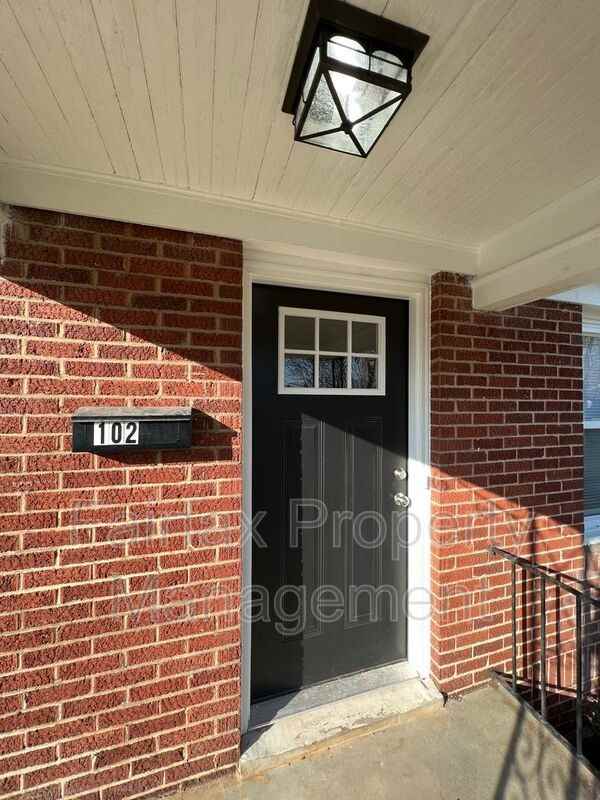 102 W Summit Ave #B - Photo 2 of 23